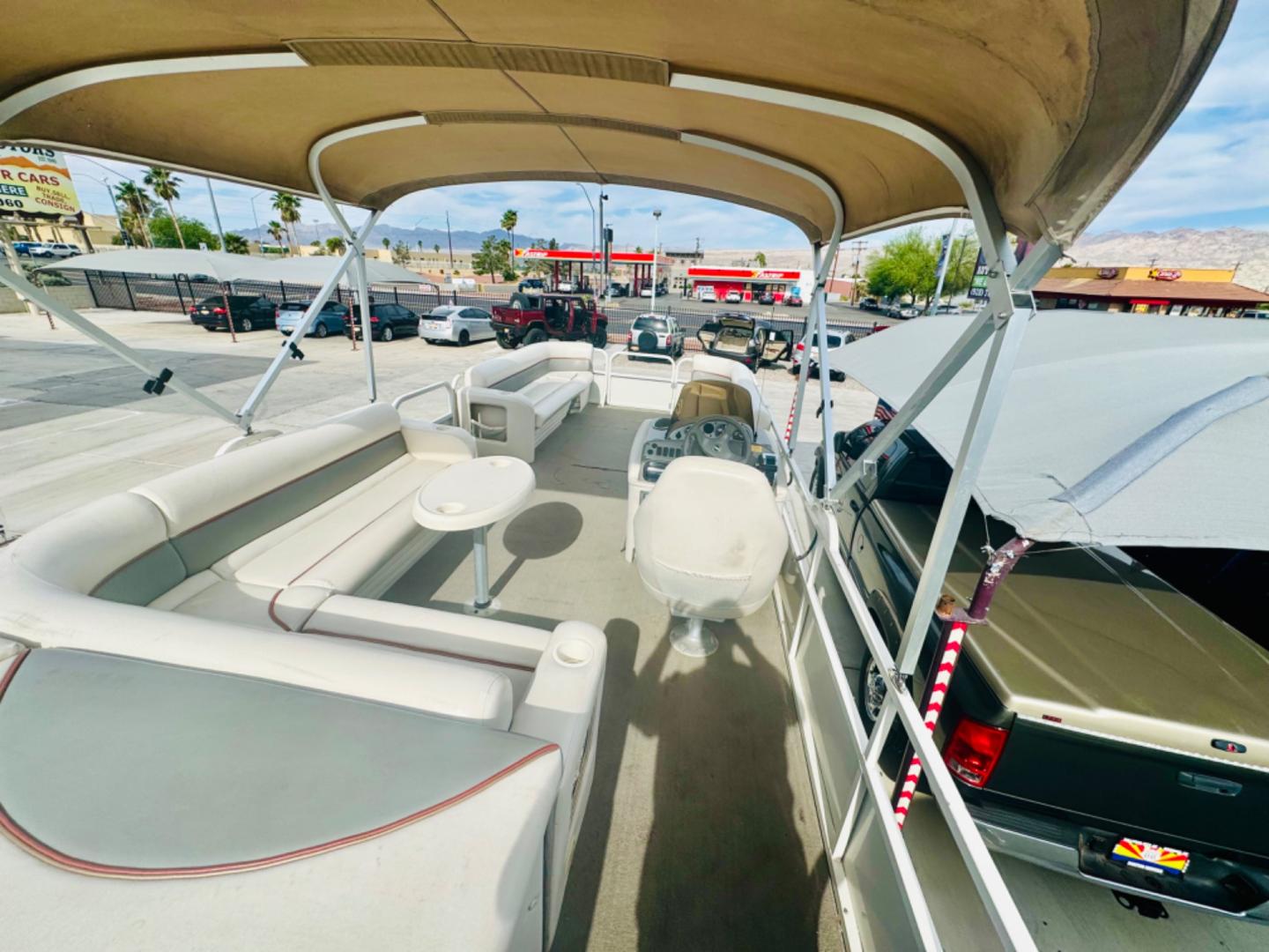 2006 White Crestliner 2485 Sport LX , located at 2190 Hwy 95, Bullhead City, AZ, 86442, (928) 704-0060, 0.000000, 0.000000 - On consignment. 2006 Crestliner 24 ft. 115 four stroke engine. good bimini top. stereo. newer speakers. new batteries. has pop up changing room Full boat cover. free and clear title and boat title. - Photo#8